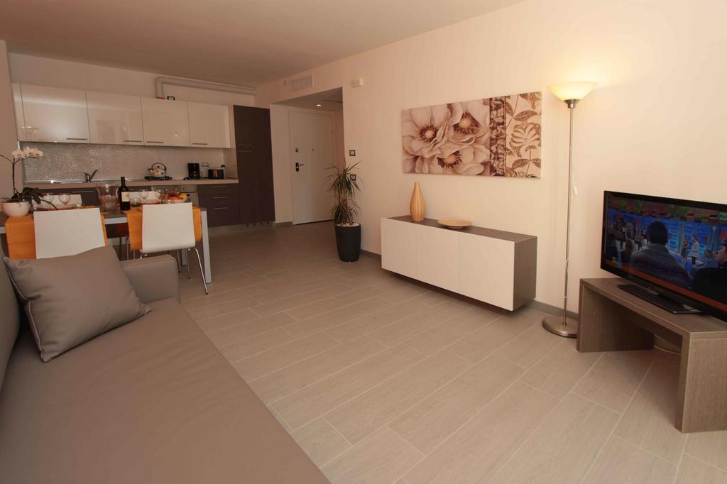 Residence Rivachiara Riva del Garda Exterior foto