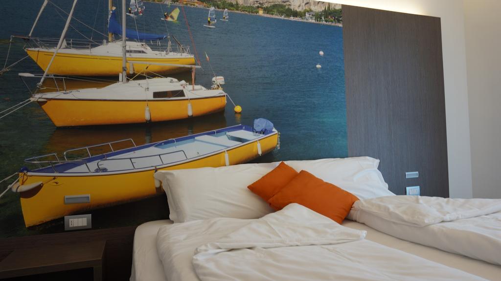 Residence Rivachiara Riva del Garda Quarto foto